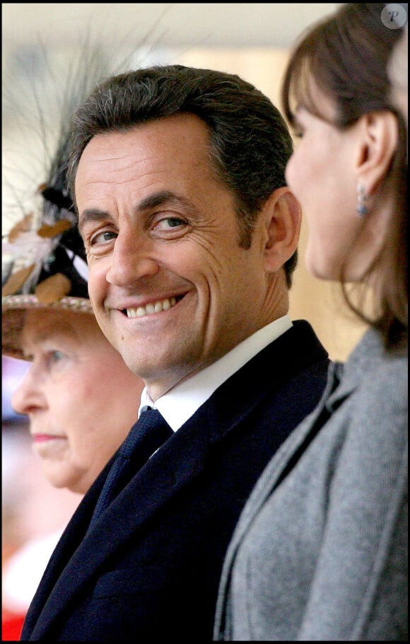 l'ancien président de la République et la chanteuse ont même concrétisé leur amour par un mariage célébré quatre mois seulement après leur rencontre, en février 2008.
Archives : Carla Bruni et Nicolas Sarkozy