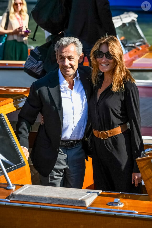 Nicolas Sarkozy et sa femme Carla Bruni arrivent au Lido lors du 80ème édition du festival international du film de Venise, la Mostra, à Venise, Italie, le 2 septembre 2023. © SGP/Bestimage 