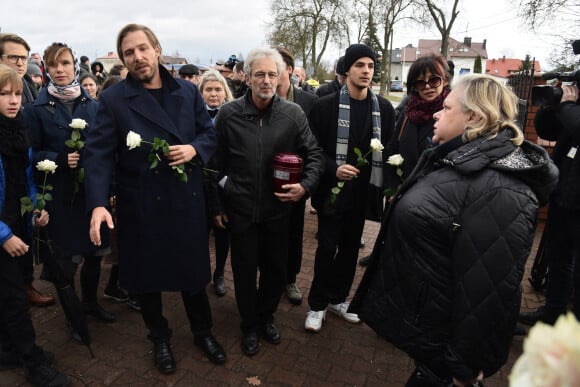 Sophie Marceau assiste aux funérailles de son ex-mari, le réalisateur polonais Andrzej Zulawski, le 22 février 2016 à Gora Kalwaria, près de Varsovie, en Pologne. Xavery Zulawski, Mateusz Zulawski, Vincent Zulawski Photo by ABACAPRESS.COM