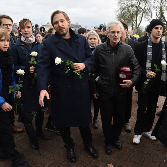 Sophie Marceau assiste aux funérailles de son ex-mari, le réalisateur polonais Andrzej Zulawski, le 22 février 2016 à Gora Kalwaria, près de Varsovie, en Pologne. Xavery Zulawski, Mateusz Zulawski, Vincent Zulawski Photo by ABACAPRESS.COM