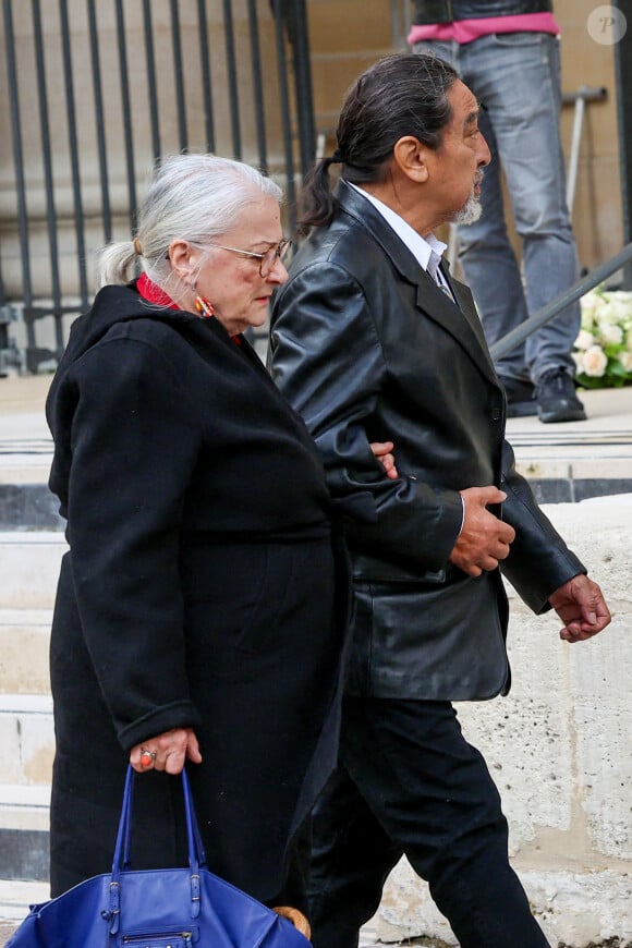 Josiane Balasko et son mari George Aguilar - Obsèques de Michel Blanc en l'église Saint-Eustache à Paris, le 10 octobre 2024. © Moreau / Jacovides / Bestimage 