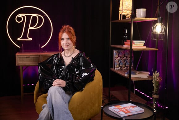 Adeline Toniutti en interview pour "Purepeople", dans "En Privé avec", le 8 octobre 2024, chez Webedia