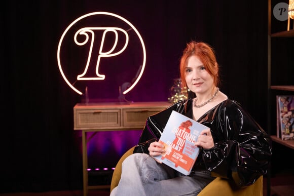 Adeline Toniutti en interview pour "Purepeople", dans "En Privé avec", le 8 octobre 2024, chez Webedia