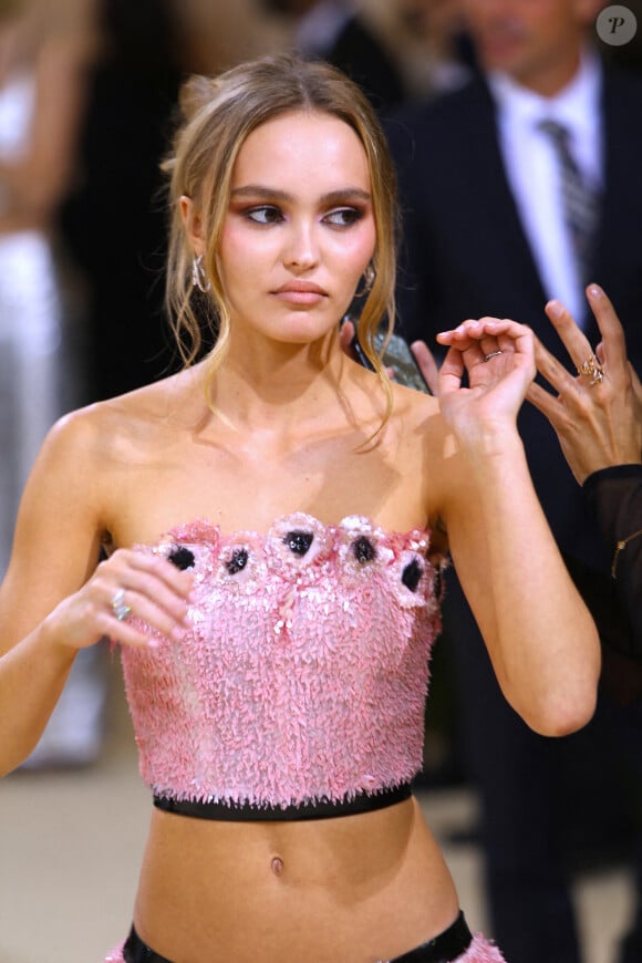 Lily Rose Depp au Metropolitan Museum of Art Costume Institute Benefit Gala 2021 à New York City, NY, USA le 13 septembre 2021.