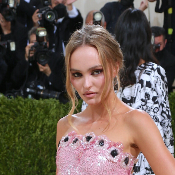 Lily Rose Depp au Metropolitan Museum of Art Costume Institute Benefit Gala 2021 à New York City, Etats-Unis le 13 septembre 2021.