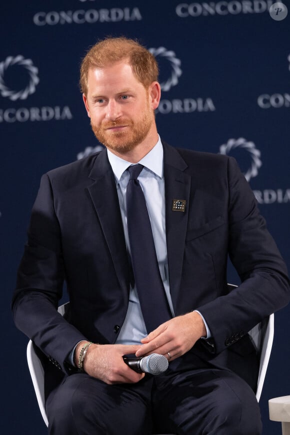 Le prince Harry participe à une table ronde sur la santé mentale lors du sommet annuel 2024 Concordia, où il plaide en faveur du bien-être mental et partage son point de vue sur l'importance des initiatives en matière de santé mentale à New York City, NY, États-Unis, le 23 septembre 2024. Photo par Janet Mayer/Splash News/ABACAPRESS.COM