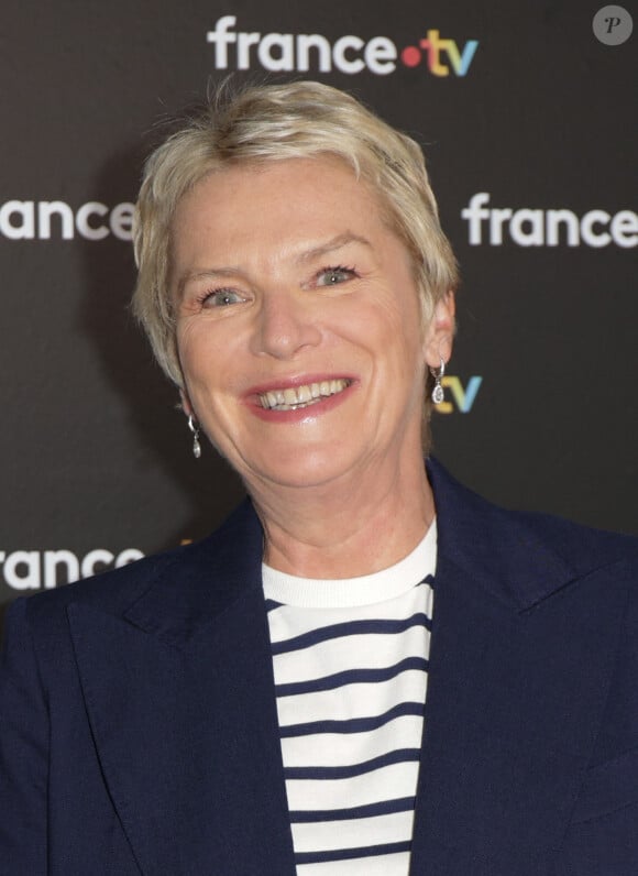 Élise Lucet au photocall de la conférence de presse de rentrée de France Télévisions à Paris, France, le 4 septembre 2024. © Coadic Guirec/Bestimage