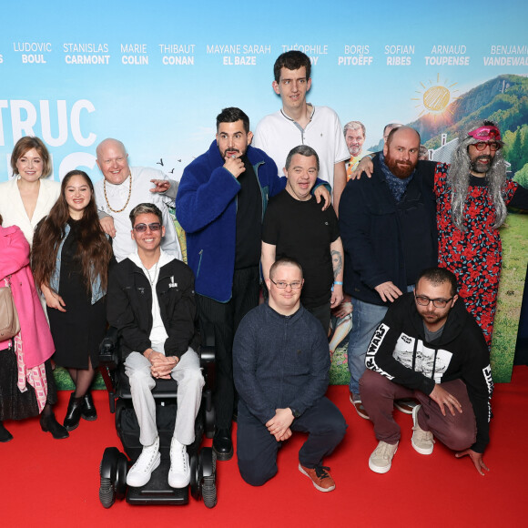 S'illustrant au Café Joyeux en tant qu'équipier à Paris depuis 2018, il a toujours rêvé de s'illustrer au cinéma... Chose faite !
Clovis Cornillac, Alice Belaïdi, Marie Colin, Céline Groussard, Mayane Sarah El Baze, Ludovic Boul, Artus, Thibaut Conan, Arnaud Toupense, Marc Riso, Boris Pitoëff, Sofian Ribes, Benjamin Vandewalle et Gad Abecassis - Avant-Première du film "Un p'tit truc en plus" au cinema UGC Normandie à Paris le 25 avril 2024.