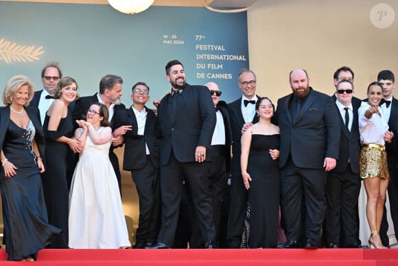 Céline Groussard, Arnaud Toupense, Alice Belaïdi, Ludovic Boul, Artus Solaro, Sofian Ribes, Clovis Cornillac, Mayane-Sarah El Baze, Marc Riso et Boris Pitoeff lors de la projection de 'Le Comte De Monte-Cristo' et du tapis rouge au Palais Des Festivals à Cannes, France, le 22 mai 2024 dans le cadre du 77ème Festival de Cannes. Photo par Nicolas Genin/ABACAPRESS.COM