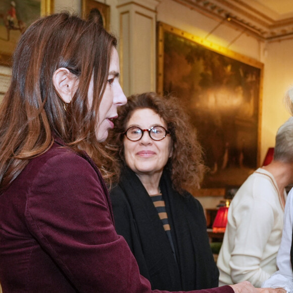 La reine consort d'Angleterre Camilla Parker Bowles lors de la réception pour le "Booker Prize Foundation" à la Clarence House à Londres. Le 12 novembre 2024 