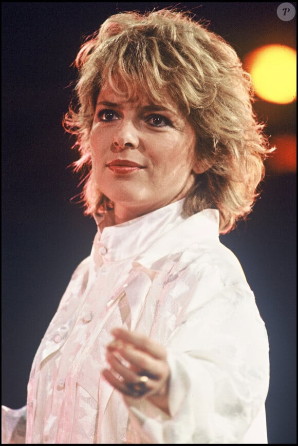 France Gall avait visiblement ce je-ne-sais-quoi que tout le monde n'a pas.
Archives - France Gall lors de la soirée pour le premier anniversaire de Canal + en 1985