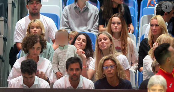 Dans les tribunes, ses proches étaient tous réunis
 
Xisca Perello et son fils Rafael Nadal Junior, María Isabel Nadal et Ana María Parera dans les tribunes de la Coupe Davis à Malaga, ce mardi 19 novembre.