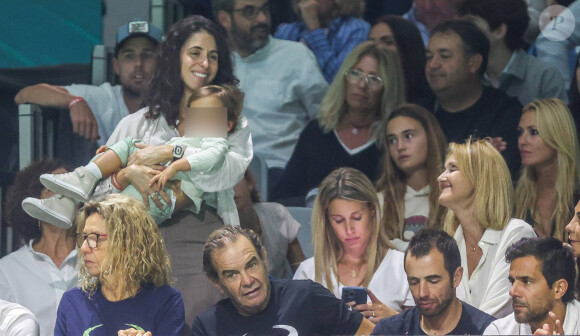 Il y avait aussi ses parents, Sebastian Nadal et Ana Maria Parera
 
Xisca Perello et son fils Rafael Nadal Junior, María Isabel Nadal et Ana María Parera dans les tribunes de la Coupe Davis à Malaga, ce mardi 19 novembre.