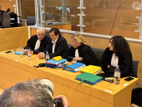 Pierre Palmade au tribunal de Melun avec ses avocats Me Alain Barsikian et Me Céline Lasek pour son procès pour blessures involontaires à la suite d'un accident de la route en février 2023 dans lequel sa voiture a percuté un autre véhicule à Melun. Le 20 novembre 2024. © Christophe Clovis / Bestimage 