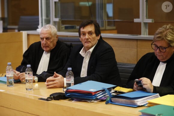 Pierre Palmade au tribunal de Melun avec ses avocats Me Alain Barsikian et Me Céline Lasek pour son procès pour blessures involontaires à la suite d'un accident de la route en février 2023 dans lequel sa voiture a percuté un autre véhicule à Melun. Le 20 novembre 2024. © Christophe Clovis / Bestimage 