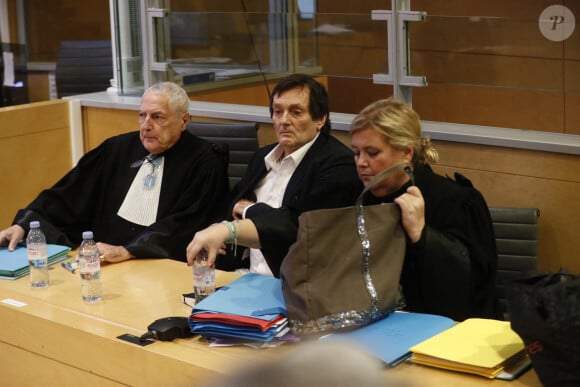 Le procès a eu lieu ce mercredi 20 novembre pour rappel
Palmade au tribunal de Melun avec ses avocats Me Alain Barsikian et Me Céline Lasek pour son procès pour blessures involontaires à la suite d'un accident de la route en février 2023 dans lequel sa voiture a percuté un autre véhicule à Melun. Le 20 novembre 2024. © Christophe Clovis / Bestimage 