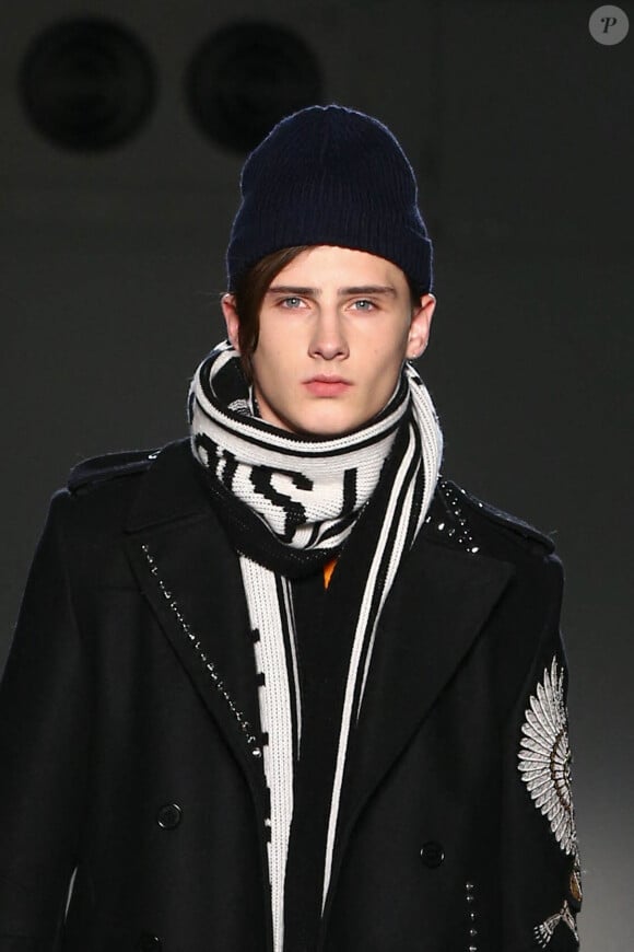 Noe Elmaleh, le fils de Gad Elmaleh, marche lors du défilé Zadig & Voltaire Ready to Wear pendant la semaine de la mode de New York automne-hiver 2017-2018, le 13 février 2017 à New York City, NY, États-Unis. Photo par John Nacion Imaging/Startraks/ABACAPRESS.COM