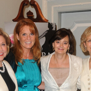 Barbara Taylor Bradford, Sarah Ferguson, Duchesse d'York, Cherie Blair et Jenny Seagrove, durant le "Barbara Taylor Bradford Woman of Substance Awards" au Dorchester à Park Lane, à Londres.