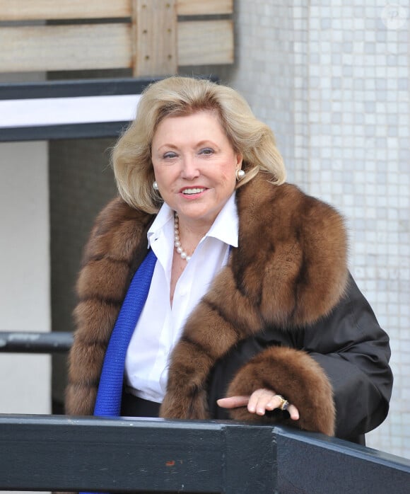 Barbara Taylor Bradford vue aux ITV studios avant d'enregistrer "The Titchmatchmarsh Show" à Londres.