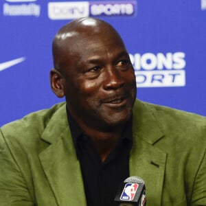 Michael Jordan a mis plus de 10 ans avant de trouver preneur pour sa demeure

Michael Jordan - coproprietaire des Charlotte Hornets - Conférence de presse du match de NBA Game Paris 2020 entre les Bucks de Milwaukee et les Charlotte Hornet à l'AccorHotels Arena à Paris le 24 janvier 2020. © JB Autissier / Panoramic / 2020