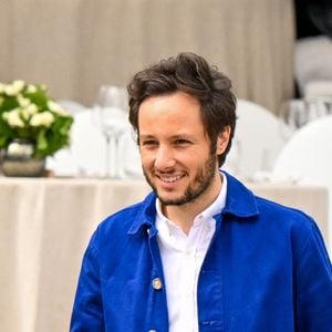 Le chanteur Vianney à la reconnaissance du prix Barnes lors de la 10ème édition du "Longines Paris Eiffel Jumping" à la Plaine de Jeux de Bagatelle à Paris, France, le 22 juin 2024. © Perusseau-Veeren/Bestimage 