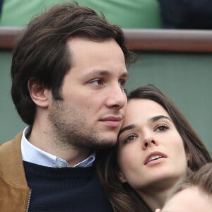 Vianney et sa compagne Catherine Robert qui est sa violoncelliste, dans les tribunes de la finale homme des internationaux de France de Roland Garros à Paris. © Moreau-Jacovides / Bestimage