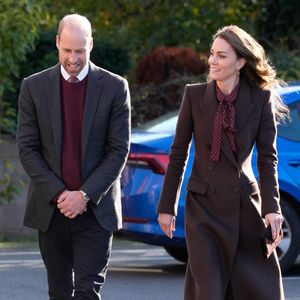 Le prince William, prince de Galles, et Catherine (Kate) Middleton, princesse de Galles, visitent le centre communautaire de Southport pour rencontrer les familles des personnes prises dans l'attaque au couteau de Southport plus tôt cette année, à Southport, Merseyside, Royaume-Uni, le 10 octobre 2024. © Danny Lawson/WPA-Pool/Bestimage