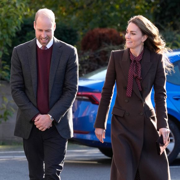 Le prince William, prince de Galles, et Catherine (Kate) Middleton, princesse de Galles, visitent le centre communautaire de Southport pour rencontrer les familles des personnes prises dans l'attaque au couteau de Southport plus tôt cette année, à Southport, Merseyside, Royaume-Uni, le 10 octobre 2024. © Danny Lawson/WPA-Pool/Bestimage