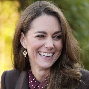Depuis qu'elle a annoncé la fin de son traitement
Le prince William, prince de Galles, et Catherine (Kate) Middleton, princesse de Galles, visitent le centre communautaire de Southport, pour rencontrer les familles des victimes de l'attaque au couteau © Julien Burton / Bestimage