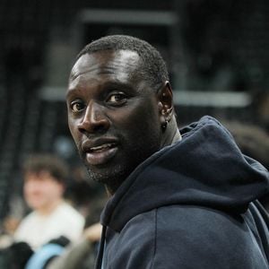 Omar Sy - Les célébrités assistent à la victoire du club Paris Basketball face au Baskonia Vitoria (67-65) à l'Adidas Arena à Paris, le 1er novembre 2024. © Jonathan Rebboah / Panoramic / Bestimage 