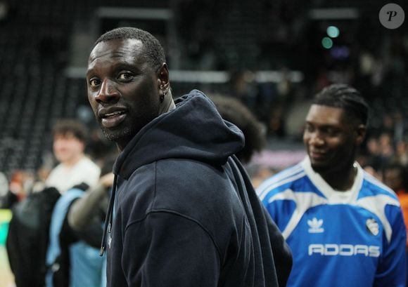 Omar Sy - Les célébrités assistent à la victoire du club Paris Basketball face au Baskonia Vitoria (67-65) à l'Adidas Arena à Paris, le 1er novembre 2024. © Jonathan Rebboah / Panoramic / Bestimage 