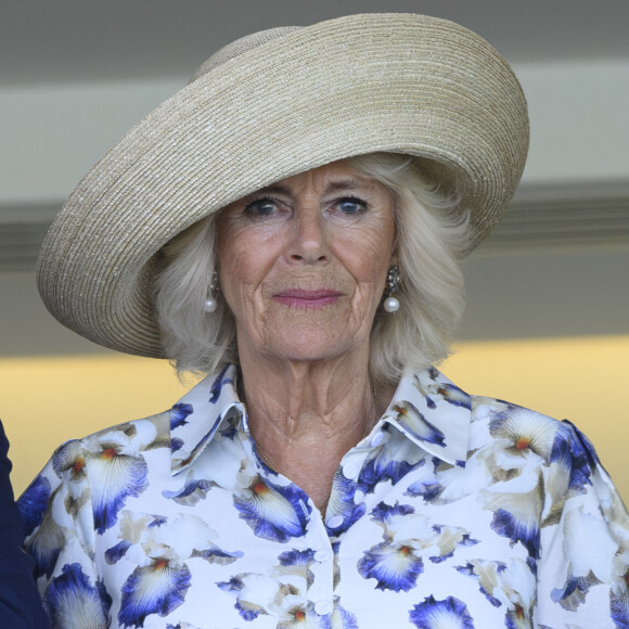 La reine consort d'Angleterre, Camilla Parker Bowles lors du QIPCO King George Day à Ascot - © Cover Images via ZUMA Press