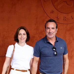 Jean Dujardin et sa femme Nathalie Péchalat au village lors des Internationaux de France de tennis de Roland Garros 2023, à Paris, France, le 11 juin 2023. © Jacovides-Moreau/Bestimage