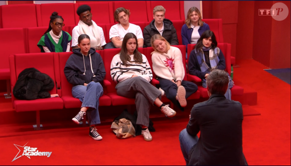 Elle a demandé aux élèves de faire un excercice
Marlène Schaff s'agace contre Charles en plein cours, dans la "Star Academy"