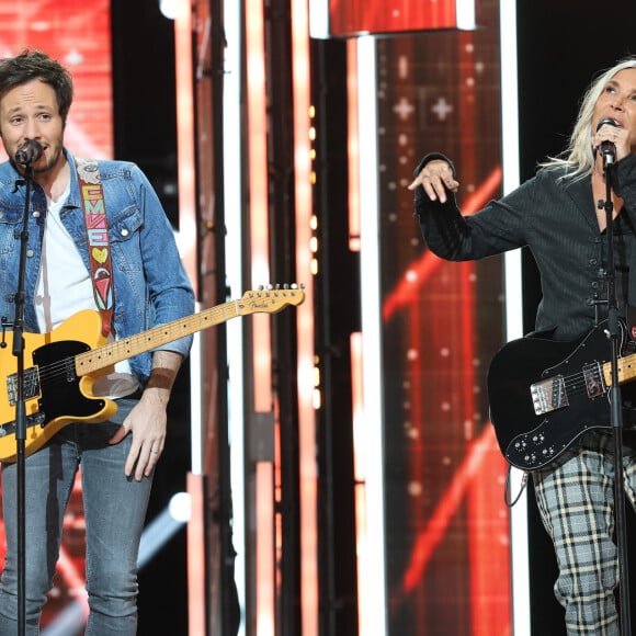 Vianney et Zazie - Les personnalités se mobilisent lors de la 37ème édition du Téléthon sur le plateau de France 2, avec pour parrain Vianney. Le 8 décembre 2023. © Coadic Guirec / Bestimage