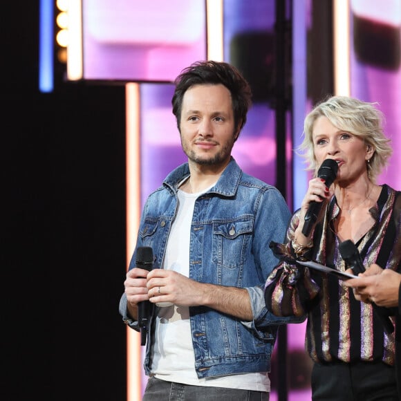 Zazie, Vianney, Sophie Davant et Nagui - Les personnalités se mobilisent lors de la 37ème édition du Téléthon sur le plateau de France 2, avec pour parrain Vianney. Le 8 décembre 2023. © Coadic Guirec / Bestimage