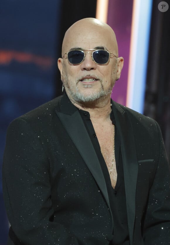 Pascal Obispo - Les célébrités se mobilisent pour la 38ème édition du Téléthon dans les studios de France 2 à Paris, le 29 novembre 2024. © Coadic Guirec / Bestimage