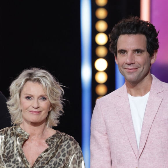 Sophie Davant et Mika - Les célébrités se mobilisent pour la 38ème édition du Téléthon dans les studios de France 2 à Paris, le 29 novembre 2024. © Coadic Guirec / Bestimage