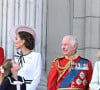 Une bonne nouvelle pour la Firme, qui continue de soutenir le roi Charles III toujours atteint d'un cancer. 
Le prince William, prince de Galles, Catherine (Kate) Middleton, princesse de Galles, le prince George de Galles, le prince Louis de Galles, la princesse Charlotte de Galles, le roi Charles III d'Angleterre et Camilla Parker Bowles, reine consort d'Angleterre,- Les membres de la famille royale britannique au balcon du Palais de Buckingham lors de la parade militaire "Trooping the Colour" à Londres, Royaume Uni, le 15 juin 2024. © Backgrid UK/Bestimage 