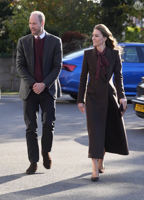 Le prince William, prince de Galles, et Catherine (Kate) Middleton, princesse de Galles, visitent le centre communautaire de Southport, pour rencontrer les familles des victimes de l'attaque au couteau, le 10 octobre 2024. © Julien Burton / Bestimage