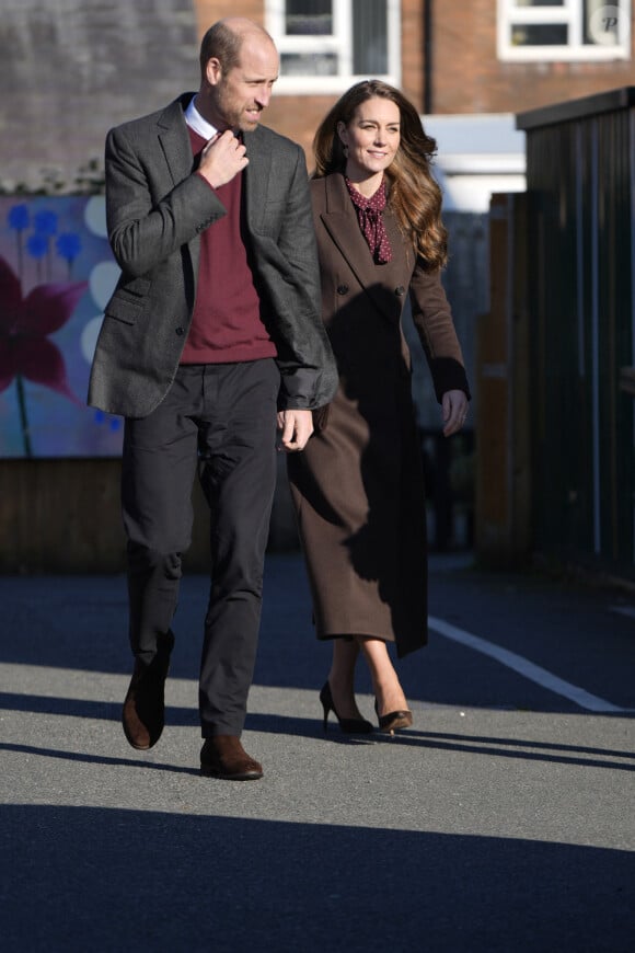 Le prince William, prince de Galles, et Catherine (Kate) Middleton, princesse de Galles, visitent le centre communautaire de Southport, pour rencontrer les familles des victimes de l'attaque au couteau, le 10 octobre 2024. © Julien Burton / Bestimage