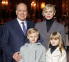 Charlene et Albert de Monaco avec leurs enfants pour leur carte de voeux
Le Prince Albert II de Monaco, la Princesse Gabriella de Monaco, le Prince Jacques de Monaco et la Princesse Charlene de Monaco assistent à l'inauguration des illuminations de Noël sur la Place du Casino à Monte-Carlo, Monaco. Photo par Pierre Villard/Pool/ABACAPRESS.COM