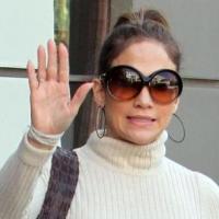 Jennifer Lopez : Elle dévalise Los Angeles  mais... dans un look improbable !