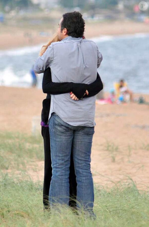 Paulina Rubio avec son boyfriend, en Uruguay le 1er avril
