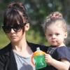 Nicole Richie amène sa fille Harlow chez son amie Jessica Alba afin qu'elle puisse jouer avec sa fille la petite Honor à Los Angeles le 29 mars 2010