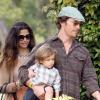 Matthew McConaughey, sa compagne Camila Alves et leur petit Levi se rendent à un anniversaire le 3 avril 2010 à Malibu 