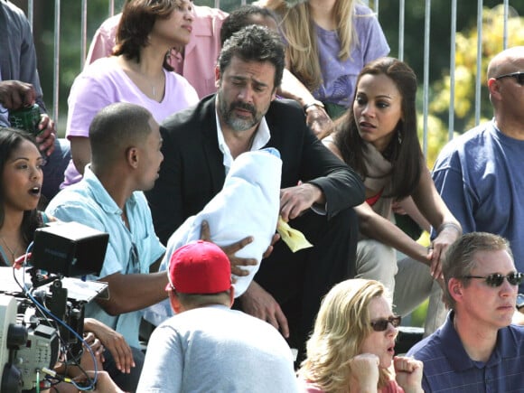 Jeffrey Dean Morgan et Zoe Saldana sur le tournage de The Losers à Los Angeles le 20 mars 2010