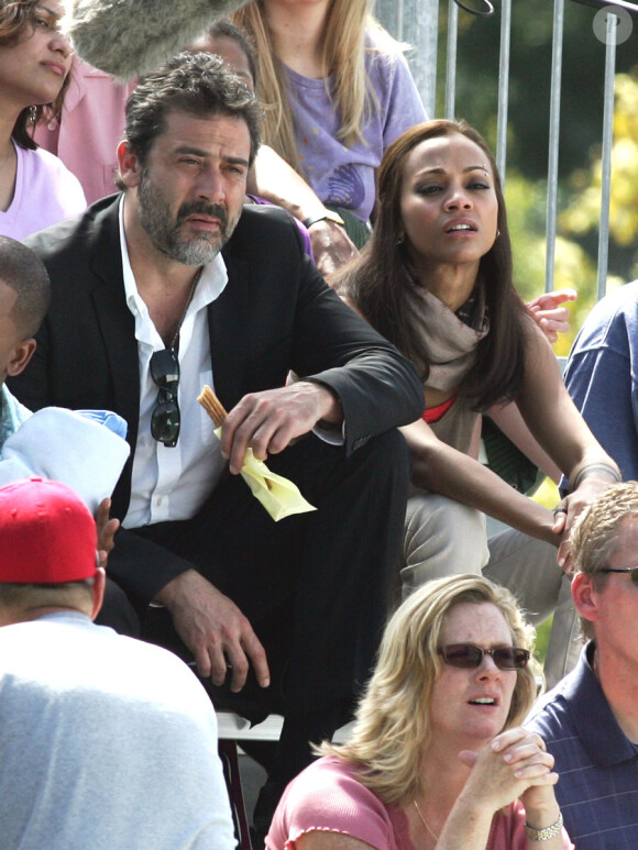 Jeffrey Dean Morgan et Zoe Saldana sur le tournage de The Losers à Los Angeles le 20 mars 2010