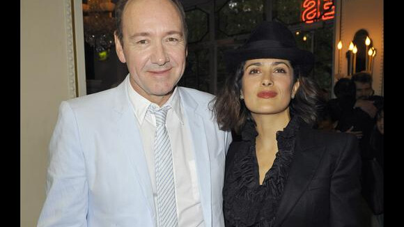 Quand la sublime Salma Hayek et le grand Kevin Spacey côtoient... Jean-Edouard de Loft Story !