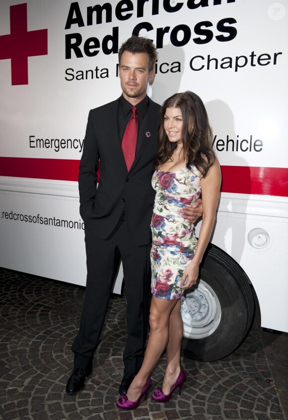 Fergie et Josh Duhamel à la soirée Croix Rouge organisée à Santa Monica le 17 avril 2010